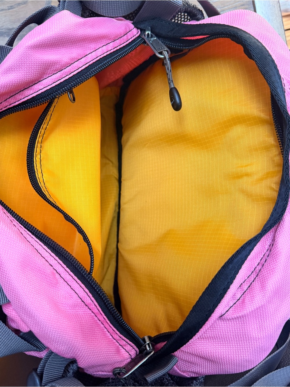 Mountainsmith Tour lumbar pack gray and pink day pack - Picture 9 of 10